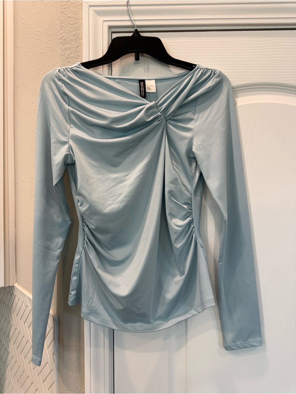 Women’s Divided by H&M Light Blue Twist-Detail Long Sleeve Top